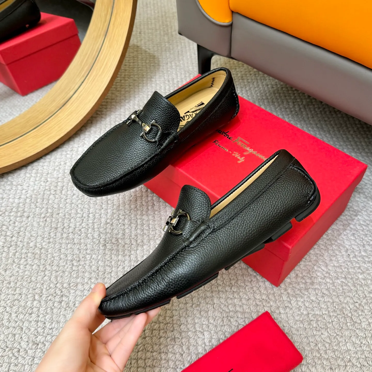 Men's men's shoes 💰420 (Yangli) Ferragamo 〰Ferragamo 2⃣️0⃣️2⃣️5️⃣ New series 👊🏻 Upper 🇮🇹 Italian imported calfskin, original outsole molding. Water-dyed sheepskin lining. The identity of every successful man is set off, and the upper and lower shoes are elegant and stable🚶🏻🚶🏻The high-end custom counter original replica is an eternal classic🔍️Number of codes: 38-46 with counter packaging